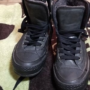 Converse black 7.5